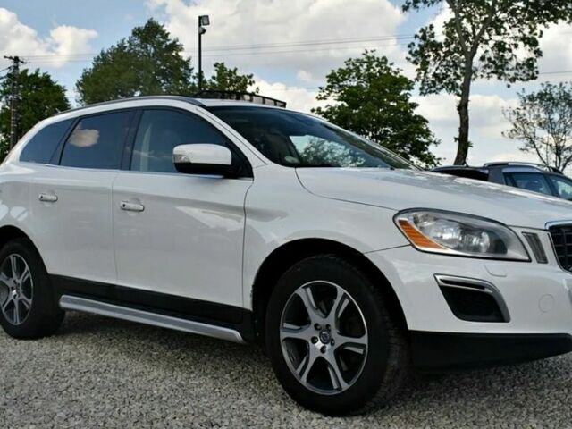 Белый Вольво ХС60, объемом двигателя 2.4 л и пробегом 220 тыс. км за 4700 $, фото 2 на Automoto.ua