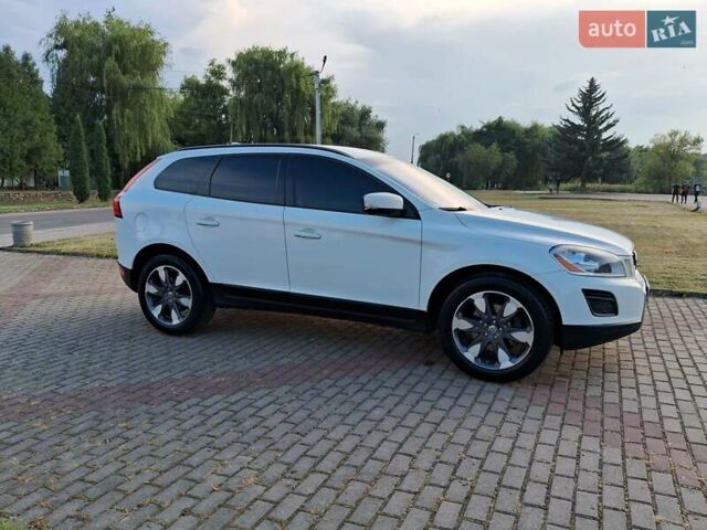 Білий Вольво ХС60, об'ємом двигуна 1.98 л та пробігом 206 тис. км за 15100 $, фото 14 на Automoto.ua
