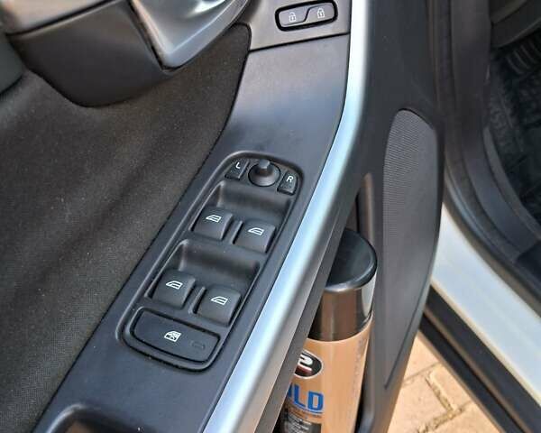 Білий Вольво ХС60, об'ємом двигуна 1.98 л та пробігом 206 тис. км за 15100 $, фото 24 на Automoto.ua