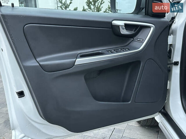 Белый Вольво ХС60, объемом двигателя 2.4 л и пробегом 236 тыс. км за 15990 $, фото 10 на Automoto.ua