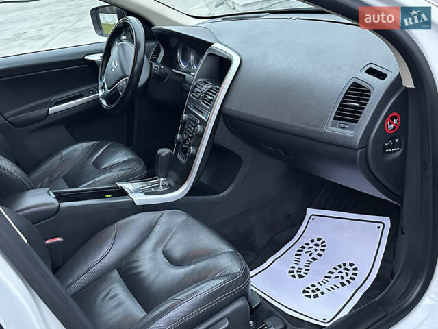 Белый Вольво ХС60, объемом двигателя 2.4 л и пробегом 236 тыс. км за 15990 $, фото 15 на Automoto.ua