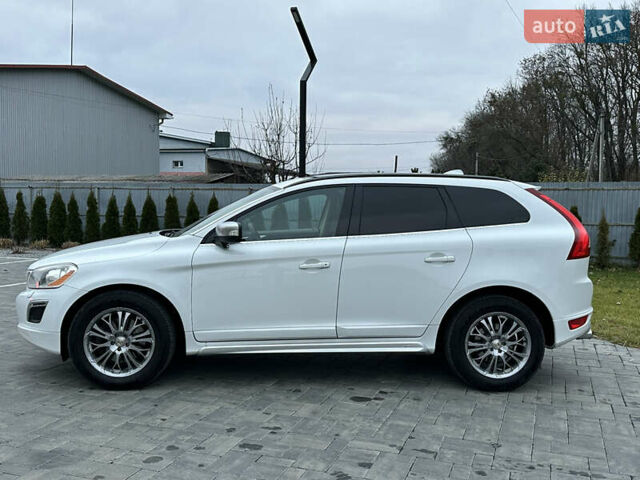 Белый Вольво ХС60, объемом двигателя 2.4 л и пробегом 236 тыс. км за 15990 $, фото 2 на Automoto.ua