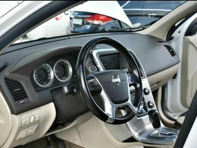 Белый Вольво ХС60, объемом двигателя 2.4 л и пробегом 220 тыс. км за 4700 $, фото 8 на Automoto.ua