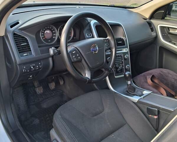 Білий Вольво ХС60, об'ємом двигуна 1.98 л та пробігом 206 тис. км за 15100 $, фото 26 на Automoto.ua