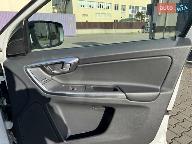 Белый Вольво ХС60, объемом двигателя 2.4 л и пробегом 240 тыс. км за 13999 $, фото 43 на Automoto.ua