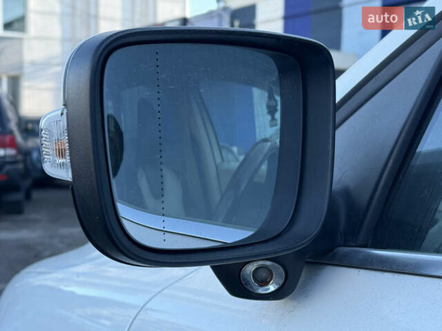 Білий Вольво ХС60, об'ємом двигуна 2.4 л та пробігом 157 тис. км за 15999 $, фото 23 на Automoto.ua