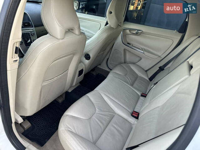 Белый Вольво ХС60, объемом двигателя 3.2 л и пробегом 243 тыс. км за 14288 $, фото 9 на Automoto.ua