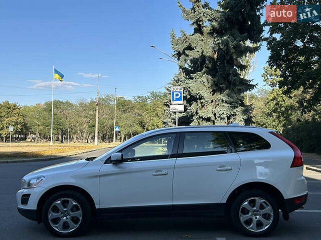 Белый Вольво ХС60, объемом двигателя 2.4 л и пробегом 218 тыс. км за 13499 $, фото 5 на Automoto.ua