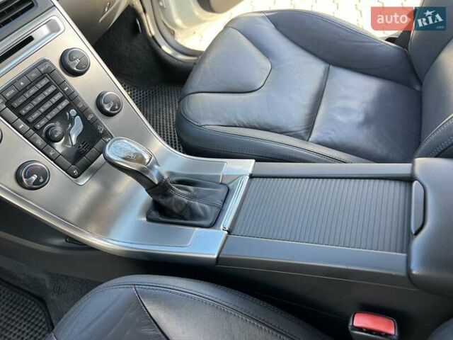 Белый Вольво ХС60, объемом двигателя 2.4 л и пробегом 240 тыс. км за 13999 $, фото 33 на Automoto.ua