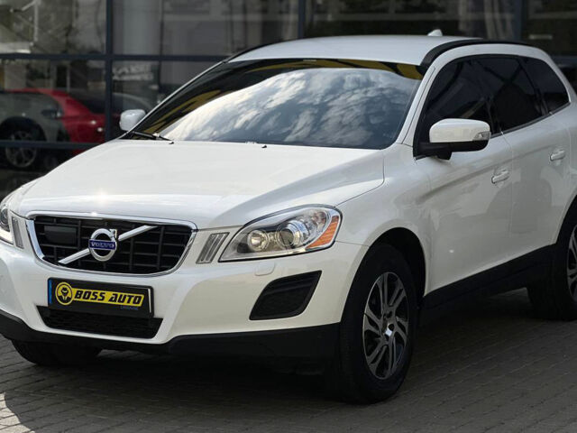 Белый Вольво ХС60, объемом двигателя 2.4 л и пробегом 320 тыс. км за 16200 $, фото 2 на Automoto.ua