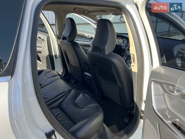 Белый Вольво ХС60, объемом двигателя 2.4 л и пробегом 240 тыс. км за 13999 $, фото 48 на Automoto.ua