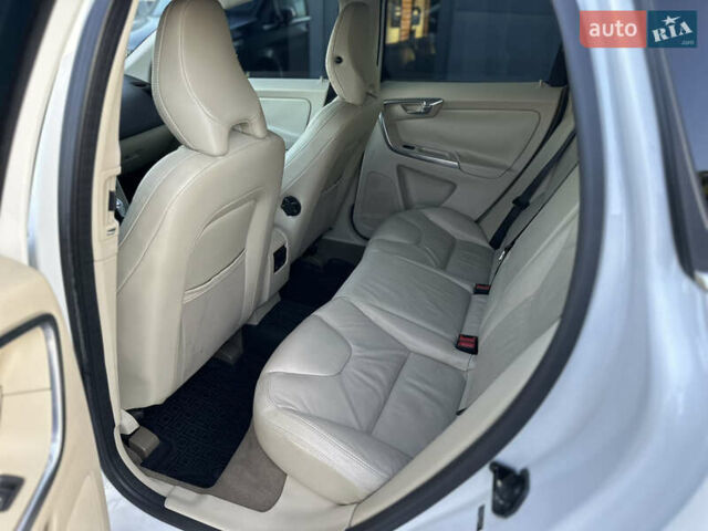 Белый Вольво ХС60, объемом двигателя 3.2 л и пробегом 243 тыс. км за 14288 $, фото 7 на Automoto.ua