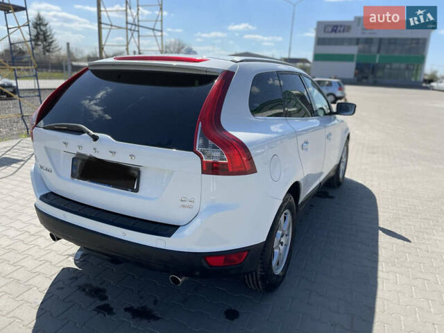 Белый Вольво ХС60, объемом двигателя 2.4 л и пробегом 310 тыс. км за 13800 $, фото 3 на Automoto.ua