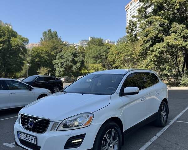 Белый Вольво ХС60, объемом двигателя 2.4 л и пробегом 164 тыс. км за 17000 $, фото 3 на Automoto.ua
