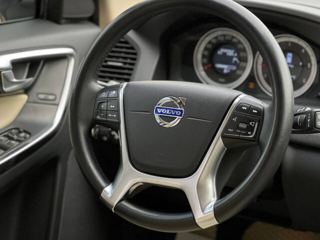 Белый Вольво ХС60, объемом двигателя 2.4 л и пробегом 320 тыс. км за 16200 $, фото 9 на Automoto.ua