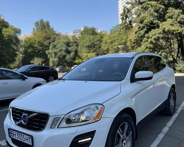 Белый Вольво ХС60, объемом двигателя 2.4 л и пробегом 164 тыс. км за 17000 $, фото 4 на Automoto.ua