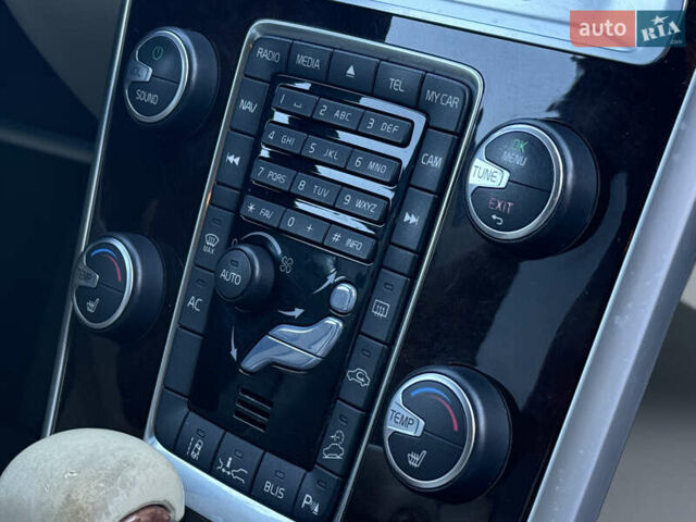 Білий Вольво ХС60, об'ємом двигуна 2.4 л та пробігом 157 тис. км за 15999 $, фото 50 на Automoto.ua