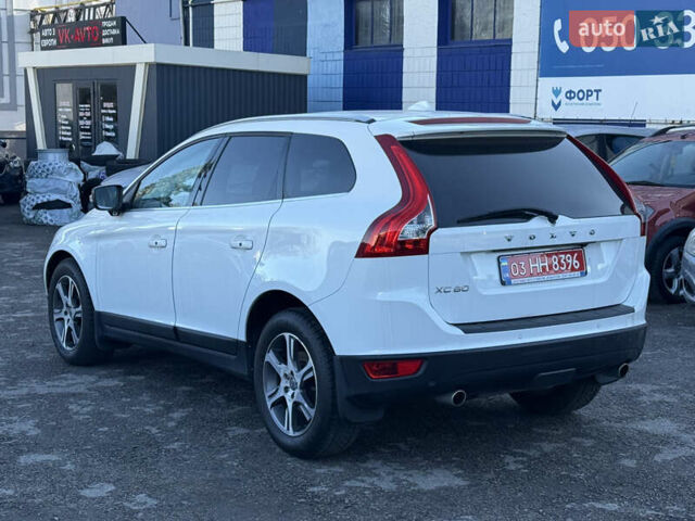 Білий Вольво ХС60, об'ємом двигуна 2.4 л та пробігом 157 тис. км за 15999 $, фото 11 на Automoto.ua