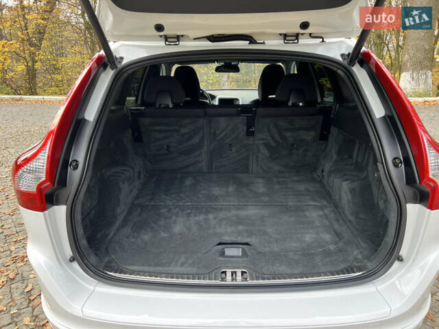 Белый Вольво ХС60, объемом двигателя 2 л и пробегом 238 тыс. км за 17500 $, фото 50 на Automoto.ua