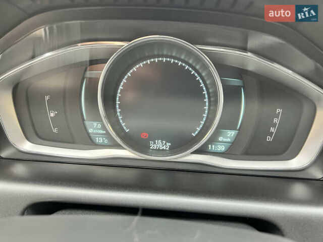 Белый Вольво ХС60, объемом двигателя 2 л и пробегом 238 тыс. км за 17500 $, фото 30 на Automoto.ua