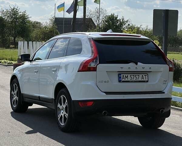 Білий Вольво ХС60, об'ємом двигуна 2.4 л та пробігом 208 тис. км за 18600 $, фото 3 на Automoto.ua
