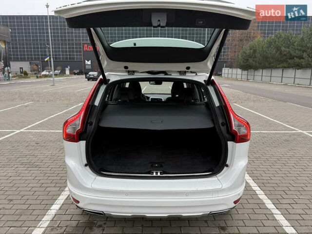 Белый Вольво ХС60, объемом двигателя 2.4 л и пробегом 288 тыс. км за 18700 $, фото 8 на Automoto.ua