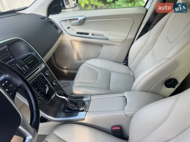 Білий Вольво ХС60, об'ємом двигуна 3 л та пробігом 202 тис. км за 14200 $, фото 34 на Automoto.ua