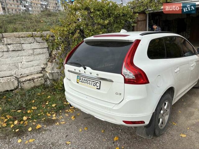 Білий Вольво ХС60, об'ємом двигуна 2 л та пробігом 122 тис. км за 17400 $, фото 3 на Automoto.ua