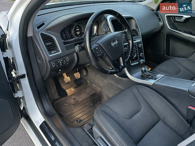 Белый Вольво ХС60, объемом двигателя 1.98 л и пробегом 480 тыс. км за 9350 $, фото 27 на Automoto.ua