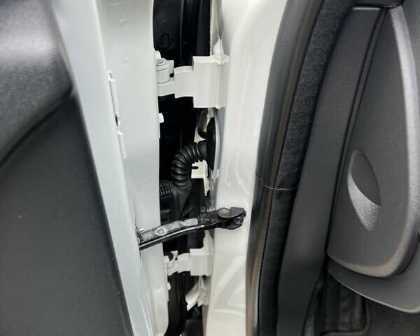 Белый Вольво ХС60, объемом двигателя 2 л и пробегом 238 тыс. км за 17500 $, фото 25 на Automoto.ua