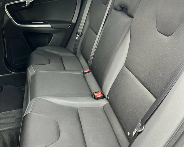 Белый Вольво ХС60, объемом двигателя 2 л и пробегом 238 тыс. км за 17500 $, фото 47 на Automoto.ua