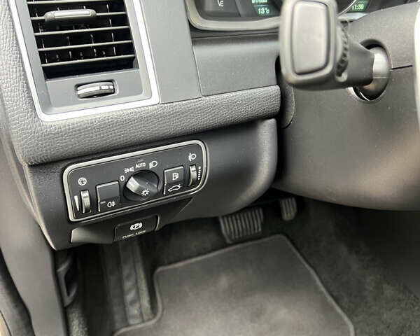 Белый Вольво ХС60, объемом двигателя 2 л и пробегом 238 тыс. км за 17500 $, фото 31 на Automoto.ua