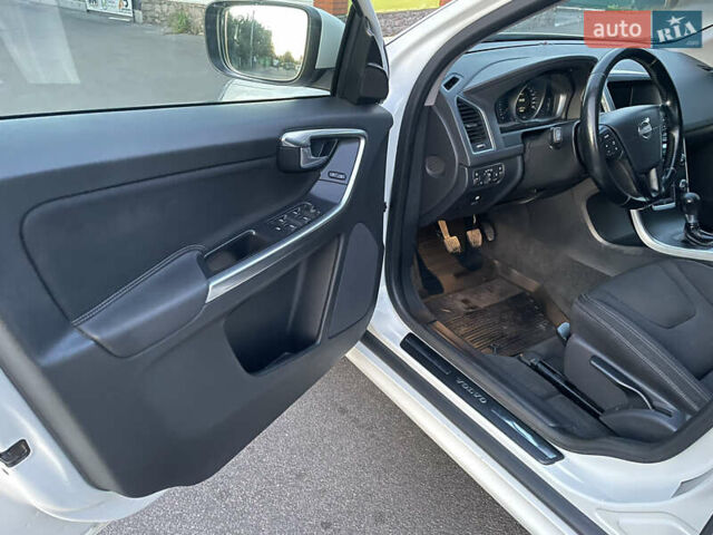 Белый Вольво ХС60, объемом двигателя 1.98 л и пробегом 480 тыс. км за 9350 $, фото 29 на Automoto.ua