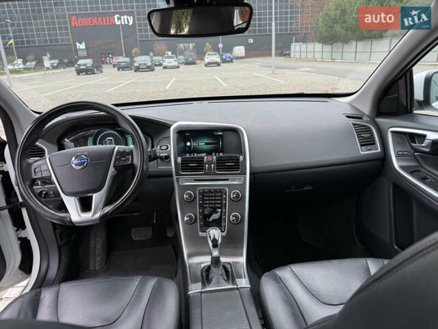 Белый Вольво ХС60, объемом двигателя 2.4 л и пробегом 288 тыс. км за 18700 $, фото 19 на Automoto.ua