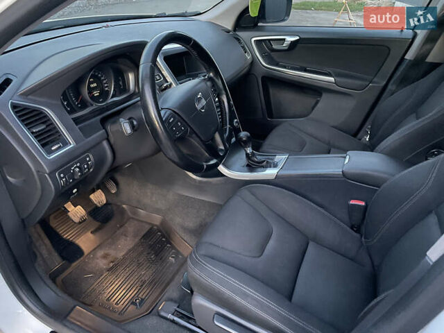 Білий Вольво ХС60, об'ємом двигуна 1.98 л та пробігом 480 тис. км за 11000 $, фото 28 на Automoto.ua