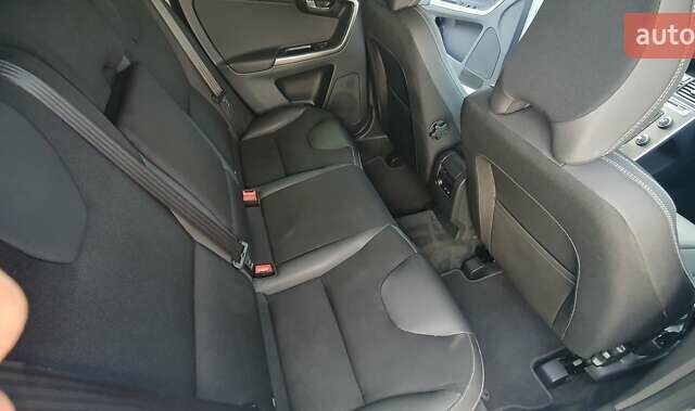 Белый Вольво ХС60, объемом двигателя 2.4 л и пробегом 263 тыс. км за 16500 $, фото 3 на Automoto.ua