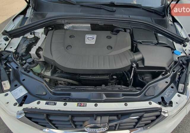 Белый Вольво ХС60, объемом двигателя 2.4 л и пробегом 263 тыс. км за 16500 $, фото 1 на Automoto.ua