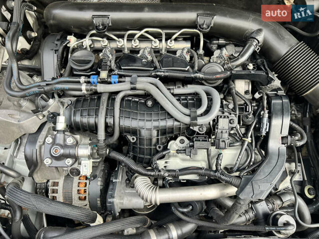 Белый Вольво ХС60, объемом двигателя 2 л и пробегом 238 тыс. км за 17500 $, фото 58 на Automoto.ua