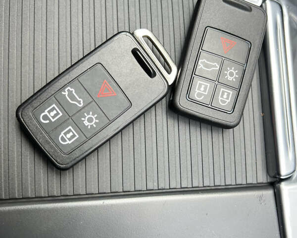 Белый Вольво ХС60, объемом двигателя 2 л и пробегом 238 тыс. км за 17500 $, фото 61 на Automoto.ua