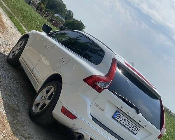 Белый Вольво ХС60, объемом двигателя 2 л и пробегом 148 тыс. км за 14499 $, фото 4 на Automoto.ua