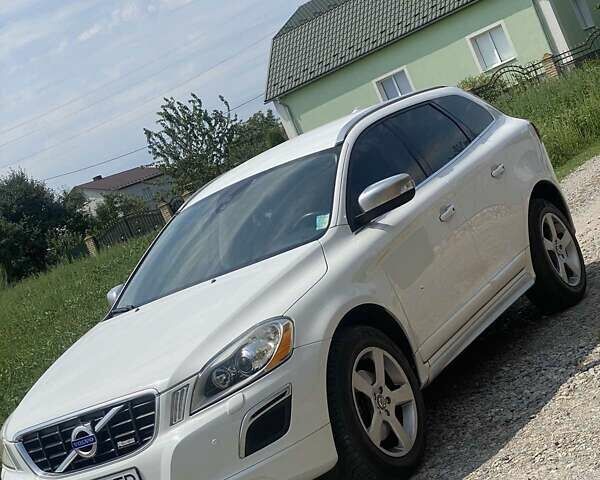 Белый Вольво ХС60, объемом двигателя 2 л и пробегом 148 тыс. км за 14499 $, фото 1 на Automoto.ua