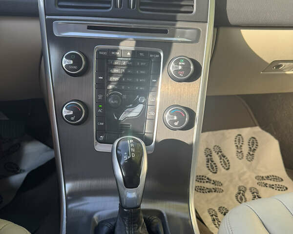 Білий Вольво ХС60, об'ємом двигуна 3 л та пробігом 202 тис. км за 14200 $, фото 23 на Automoto.ua