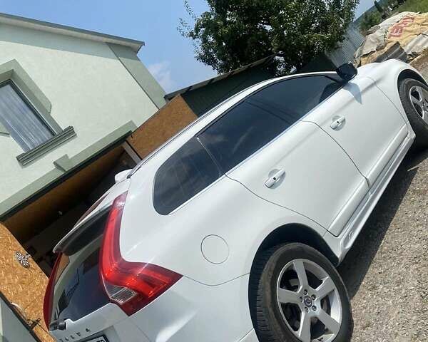 Белый Вольво ХС60, объемом двигателя 2 л и пробегом 148 тыс. км за 14499 $, фото 5 на Automoto.ua
