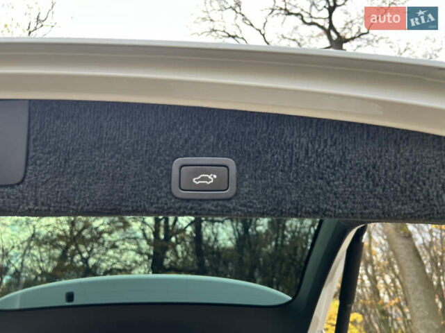 Белый Вольво ХС60, объемом двигателя 2 л и пробегом 238 тыс. км за 17500 $, фото 54 на Automoto.ua