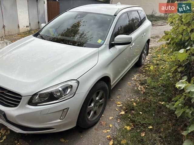 Білий Вольво ХС60, об'ємом двигуна 2 л та пробігом 122 тис. км за 17400 $, фото 1 на Automoto.ua