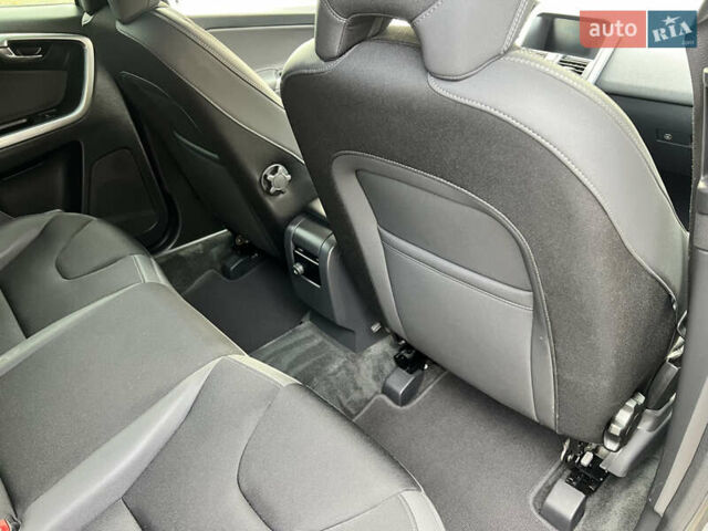 Белый Вольво ХС60, объемом двигателя 2 л и пробегом 238 тыс. км за 17500 $, фото 43 на Automoto.ua