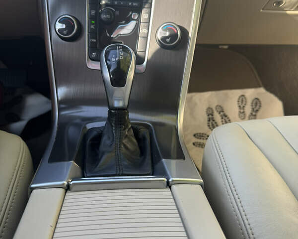 Білий Вольво ХС60, об'ємом двигуна 3 л та пробігом 202 тис. км за 14200 $, фото 22 на Automoto.ua