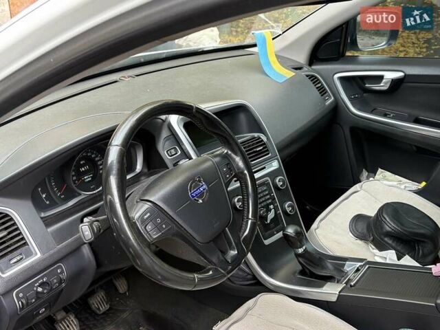 Білий Вольво ХС60, об'ємом двигуна 2 л та пробігом 122 тис. км за 17400 $, фото 6 на Automoto.ua