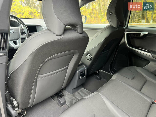 Белый Вольво ХС60, объемом двигателя 2 л и пробегом 238 тыс. км за 17500 $, фото 48 на Automoto.ua