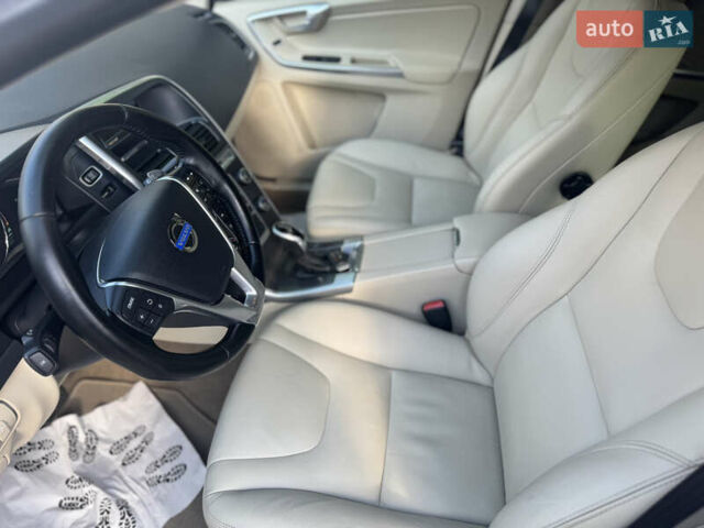 Білий Вольво ХС60, об'ємом двигуна 3 л та пробігом 202 тис. км за 14200 $, фото 35 на Automoto.ua